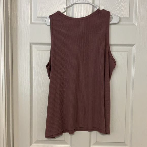 Old navy ribbed summer tank. Purple/mauve. Loose and light weight. Like new. - Picture 4 of 4